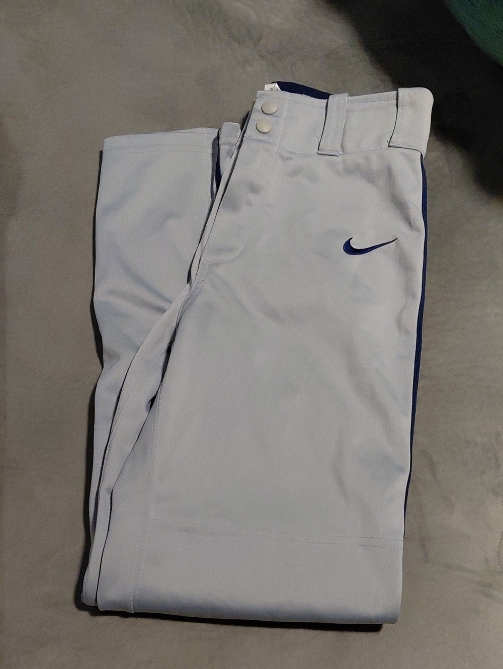 Nike Men’s Light Gray Jogger Pants with Navy Swoosh